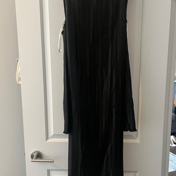 L’Idee - Le Salon Dress in Noir - Picture 3 of 3